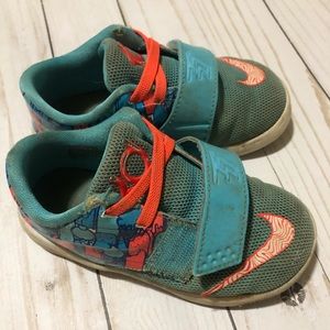 Toddler Nike shoes
